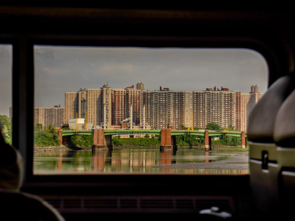 The view from Amtrak's Northeast Regional train from New York to Boston - Amtrak Northeast Regional New York to Boston