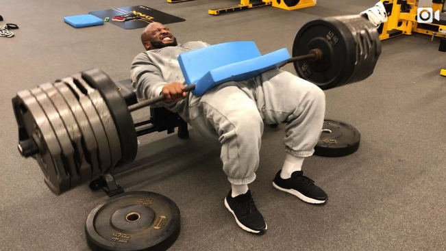 James Harrison did hip thrusts with almost 700 pounds. (Instagram/jhharrison92)