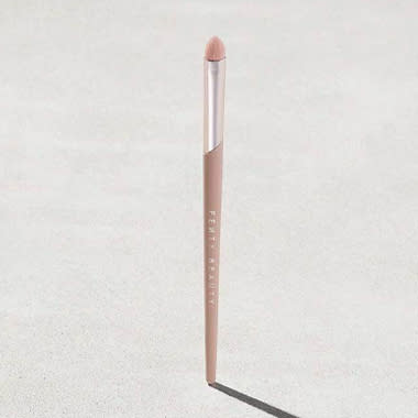 Fenty Beauty Precise Definition Eyeshadow Brush 220