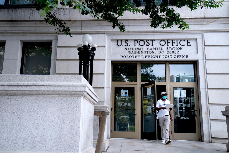 USPS Headquarters As Trump Ties Postal Service Funding To Vote-by-Mail (Erin Scott / Bloomberg via Getty Images)