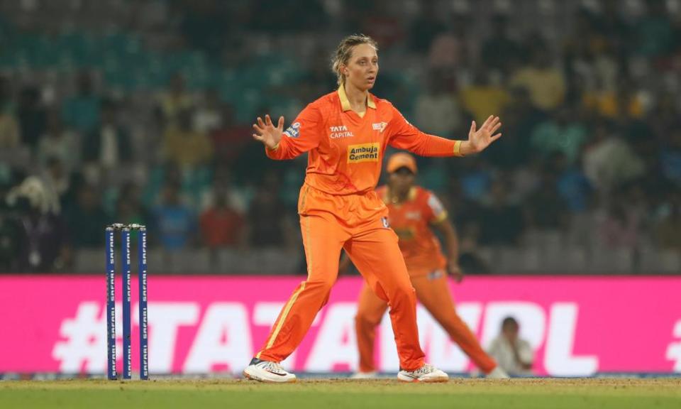 Ashleigh Gardner von den Gujarat Giants.