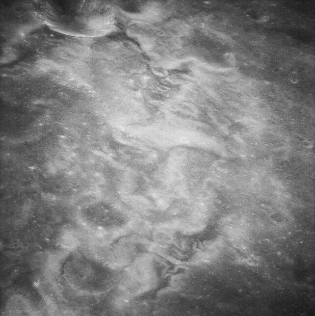 Vortices of the moon 