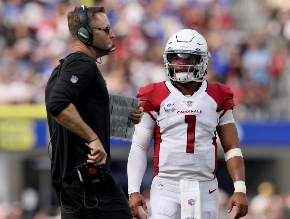 INGLEWOOD, CALIFORNIA - OCTOBER 03: Kyler Murray #1 of the Arizona Cardinals talks with NFL head coach Kliff Kingsbury after a timeout during a 37-20 win over the Los Angeles Rams at SoFi Stadium on October 03, 2021 in Inglewood, California. (Photo by Harry How/Getty Images)