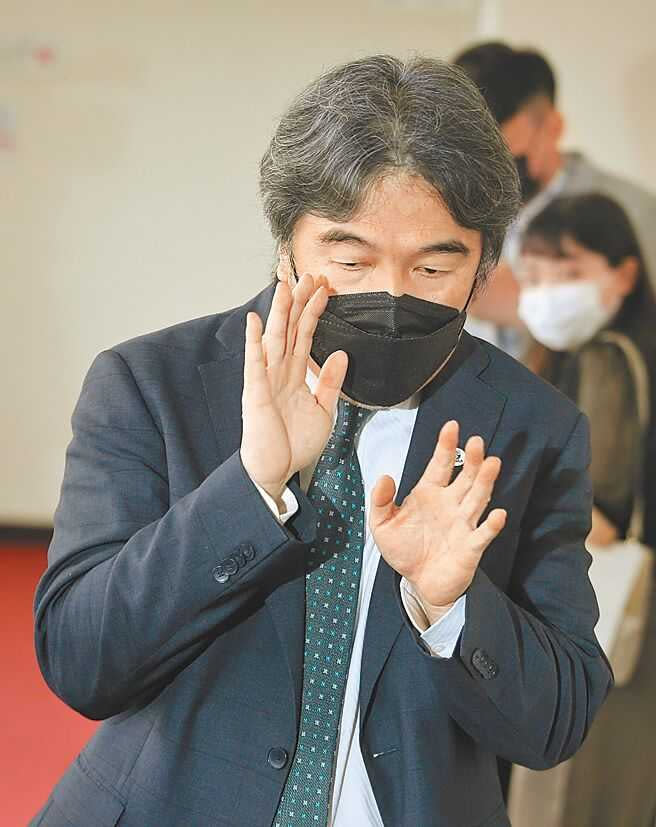 衛福部醫福會執行長王必勝（見圖）接受媒體採訪表示，雙北叫不動醫院，新北市長侯友宜15日回嗆沒有叫不動，王則稱沒有指哪個縣市。（圖／報系資料照）