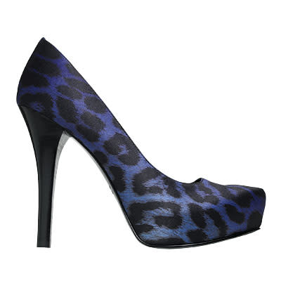 This satin pumps could pass for Manolos. So chic!