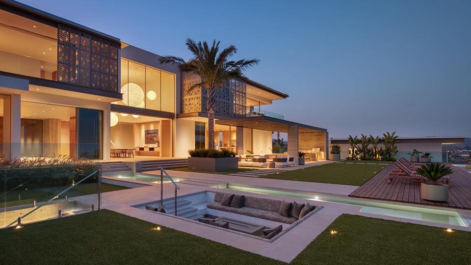 Stradella Court Mansion in Bel Air at Night