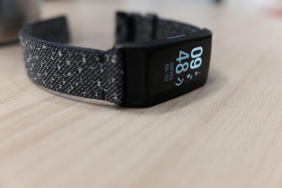 Fitbit Charge 4