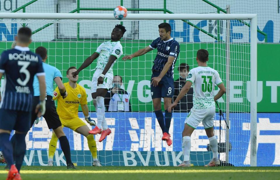 Fürths schwarze Heimserie hält an - Bochum gelingt Big Point