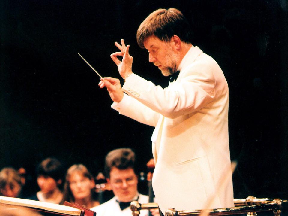 Davis directing First Night of the Proms in 2000