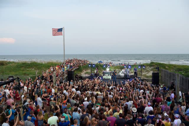 Getty Images The Windjammer sits on the beaches of Isle of Palms, South Carolina. Patrons can enjoy tunes from a breezy deck overlooking the water, or jump into a game of volleyball out back. Charleston local Darius Rucker is a regular player in the rotation. <em><a href="http://www.the-windjammer.com" data-component="link" data-source="inlineLink" data-type="externalLink" data-ordinal="1" rel="nofollow">the-windjammer.com</a></em>