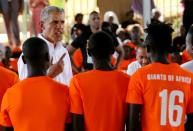 <p>Obama durante el lanzamiento del centro juvenil de recursos Sauti Kuu cerca de su hogar ancestral en la localidad de Nyangoma Kogelo.<br>Foto: REUTERS </p>