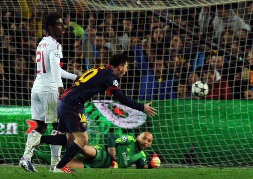 Messi bate por segunda vez a Abbiati logrando el 2-0 que iguala la eliminatoria el 12 de marzo de 2013.