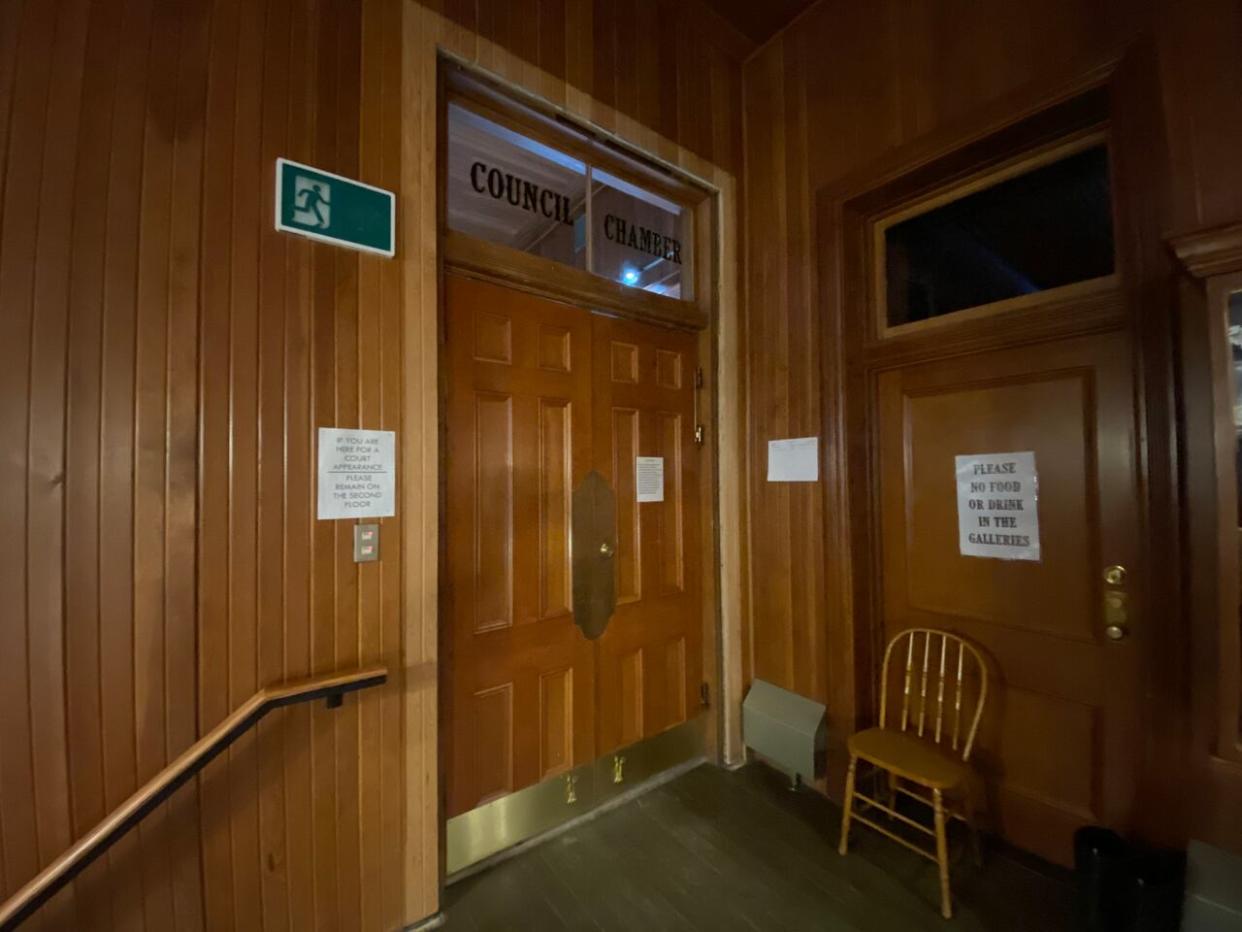 The outside of the courtroom in Dawson City's museum. The jury in a murder trial  were sequestered on Thursday afternoon. The jury will determine the fate of Kane Morgan, who admitted to killing Kevin Edward McGowan, whether he is guilty of second-degree murder or of manslaughter. (Chris MacIntyre/CBC - image credit)