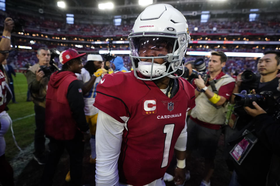 Cards' Kyler Murray gifts young fan with signed team jersey