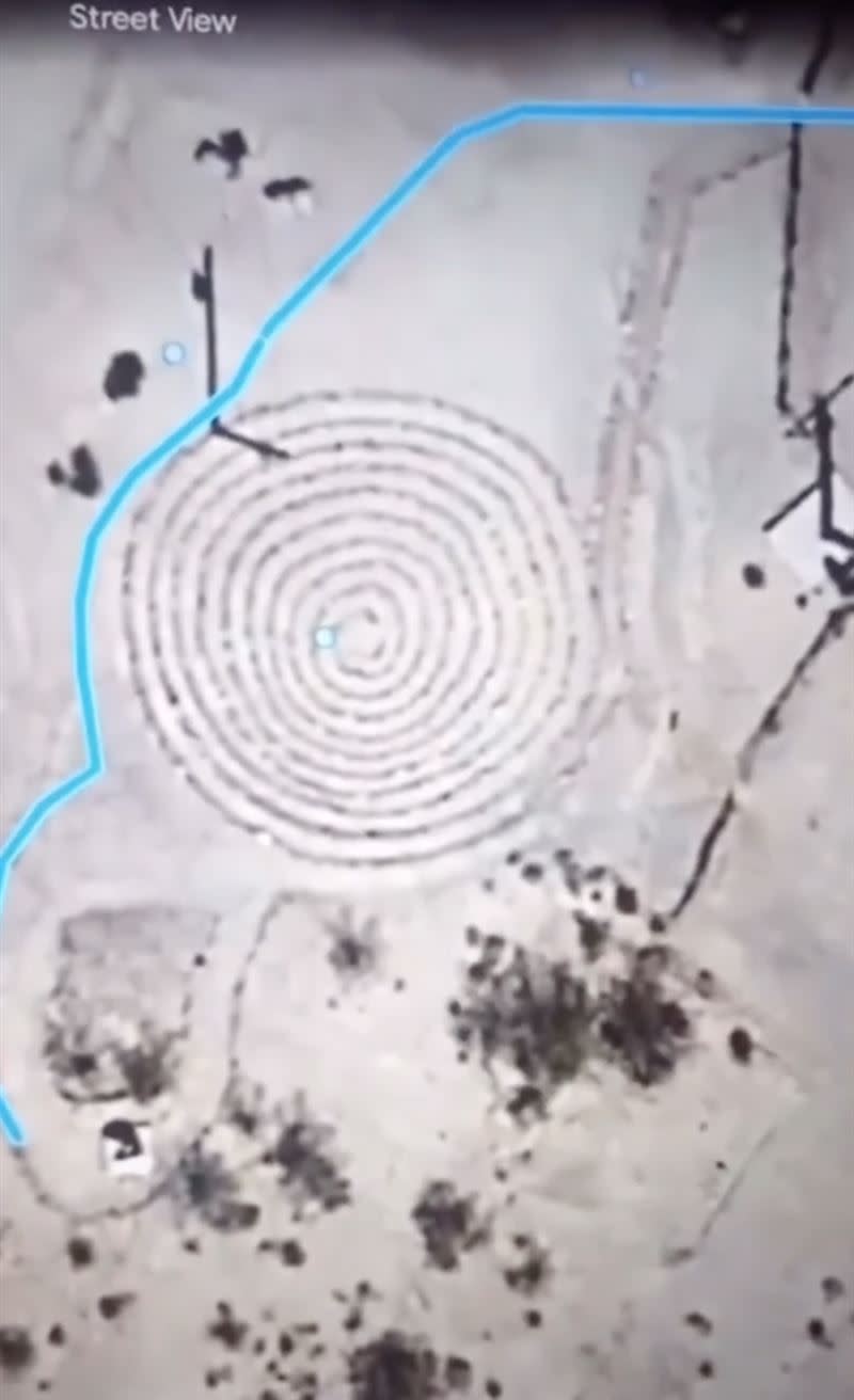 傑森在使用谷歌地球時，在死亡谷附近發現巨大的同心圓。（圖／翻攝自傑森抖音）