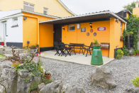 <p>You can also take the party outside as the pub has a large beer garden and a barbeque. (Airbnb) </p>