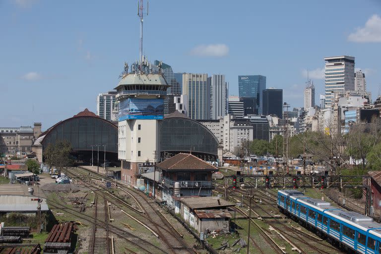 Los ferrocarriles argentinos, entre todas sus empresas, ya suman cerca de 30.000 empleados