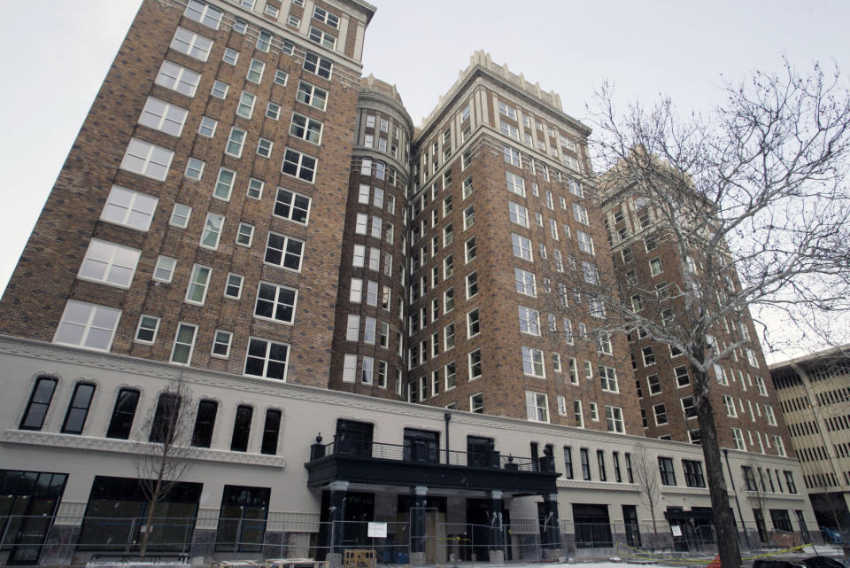 ** FOR IMMEDIATE RELEASE ** ** FILE ** The exterior of the Skirvin Hotel in Oklahoma City is shown in this Feb. 15, 2007 file photo. (AP Photo/File)