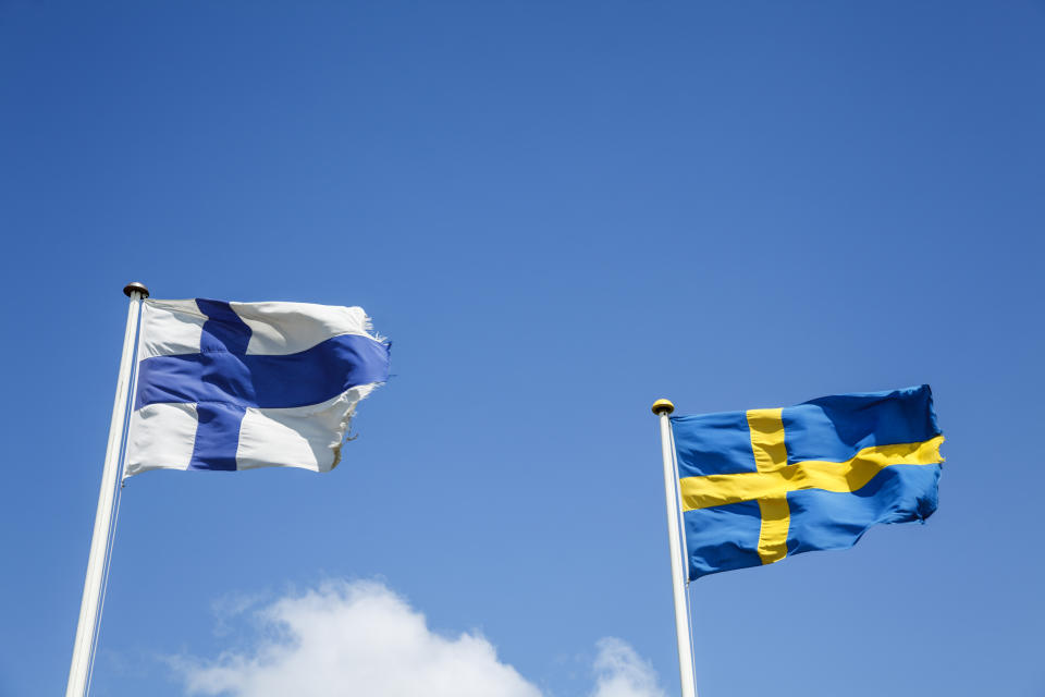 Flaggen von Finnland und Schweden. (Bild: Getty)