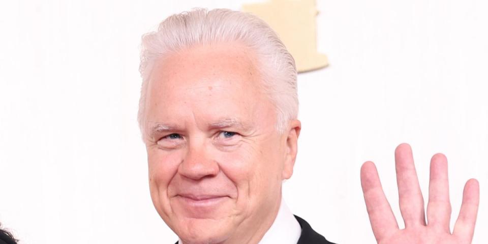 Tim Robbins' 2Word Slip Gets Major Laughs On Oscars Stage