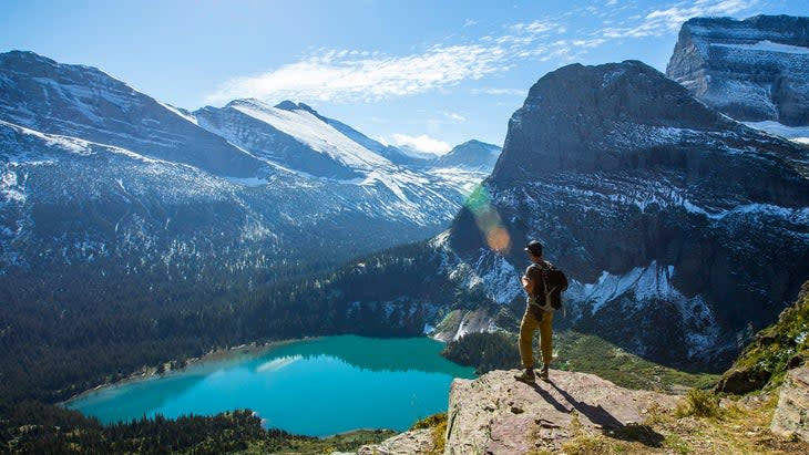 <span class="article__caption">Glacier National Park had traffic problems with its main road until it instituted a permit system. </span> (Photo: ramesh iyanswamy/Getty Images)