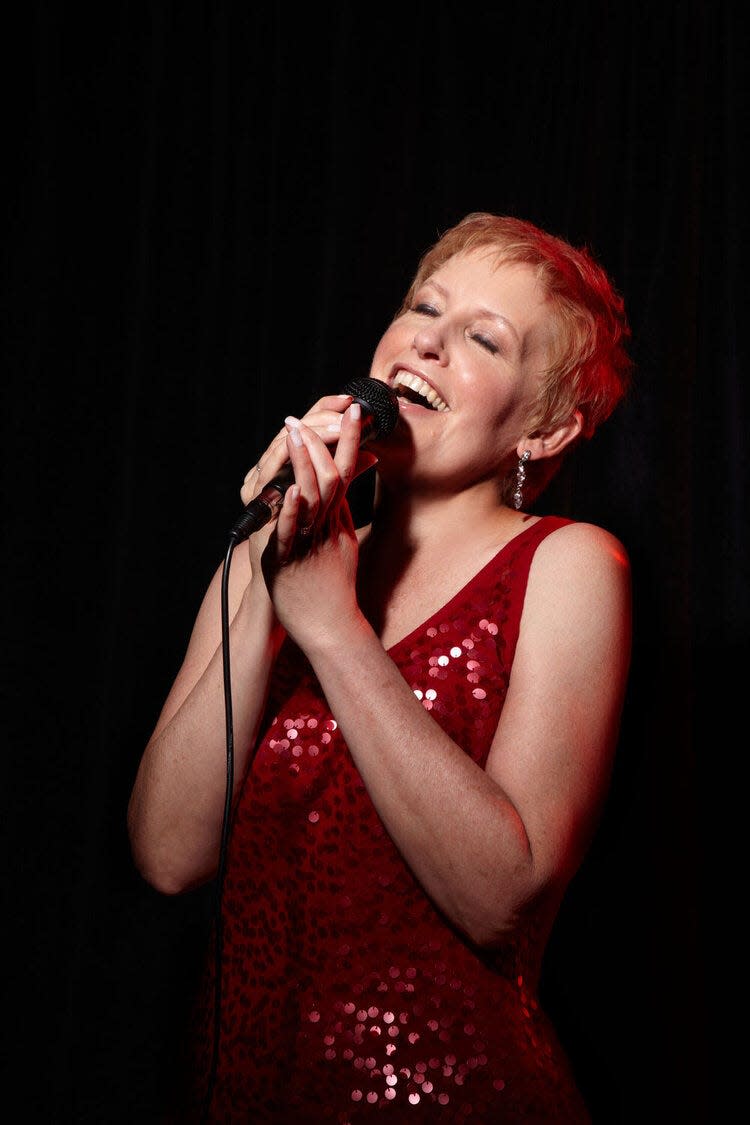 Tony and Grammy nominee Liz Callaway will join The Venice Symphony for a holiday concert in December.