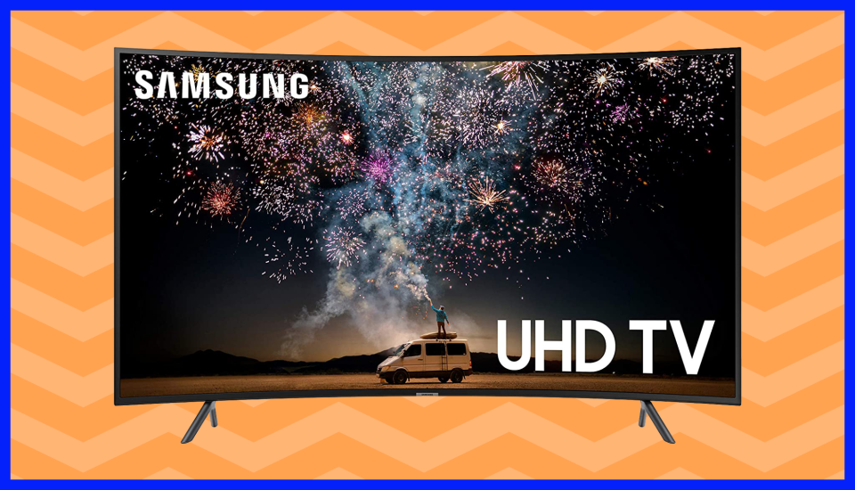 Lose yourself in the Samsung 55-inch Class Curved Smart 4K UHD TV (RU7300). (Photo: Samsung)