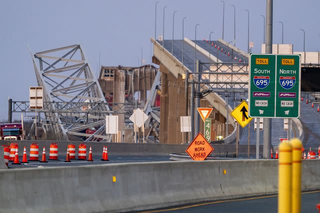 <p>SHAWN THEW/EPA-EFE/Shutterstock</p> Baltimore bridge collapse photos