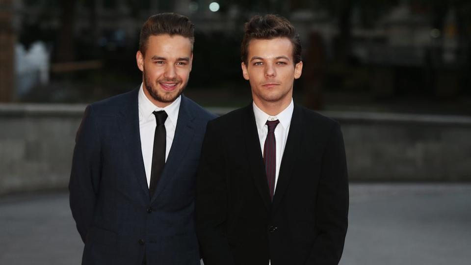 Liam Payne y Louis Tomlinson, de la banda One Direction, antes de entrar a la gala organizada por Jean y Megan