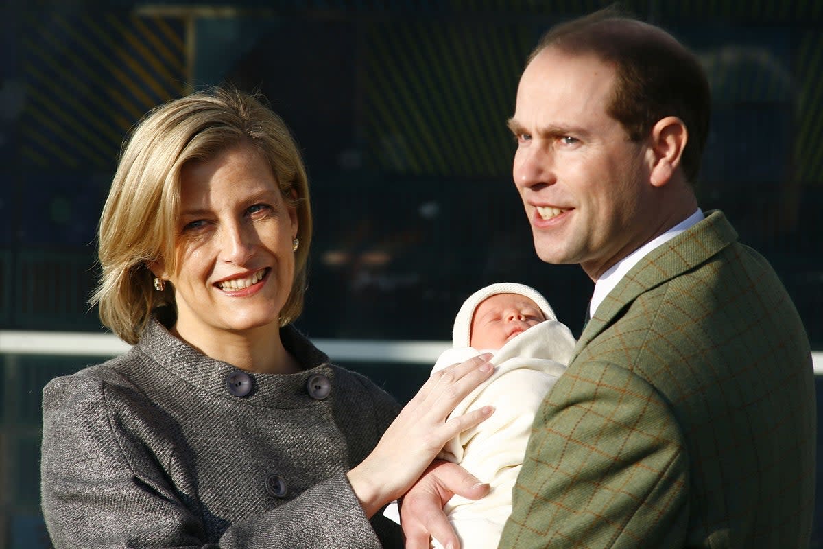 Prince Edward, Earl of Wessex and Sophie Rhys-Jones, Countess of Wessex leave Hospital with their new baby boy at Frimley Park Hospital on December 20, 2007 (Getty Images)