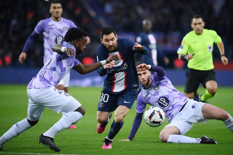 Lionel Messi viene siendo prácticamente la única llave de PSG para abrir los partidos: Mbappé y Neymar están con dolencias