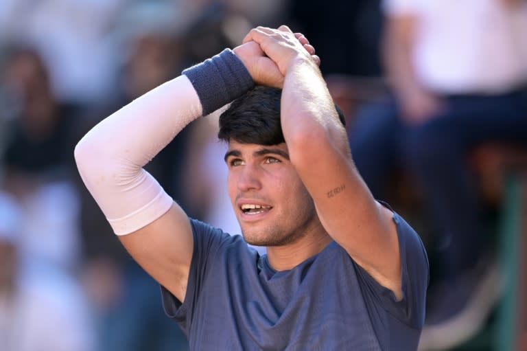 Carlos Alcaraz después de ganar a Jannik Sinner en semifinales de Roland Garros. En París, el 7 de junio de 2024 (Bertrand GUAY)