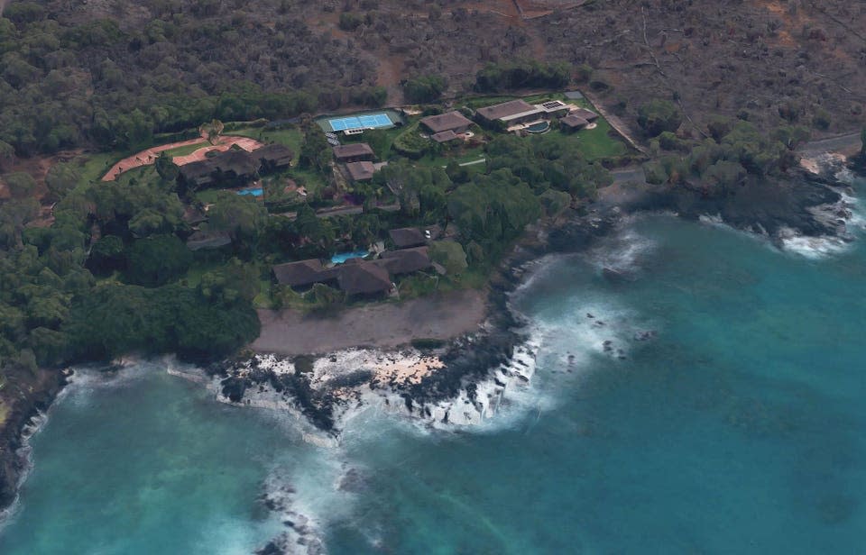 La casa de Thiel, de 4.500 pies cuadrados en la costa suroeste de Maui, estaba a unas 10 millas de distancia del devastador incendio forestal Pulehu/K