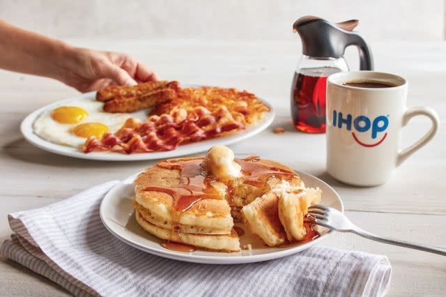 Why IHOP is changing its name to IHOb – Daily News