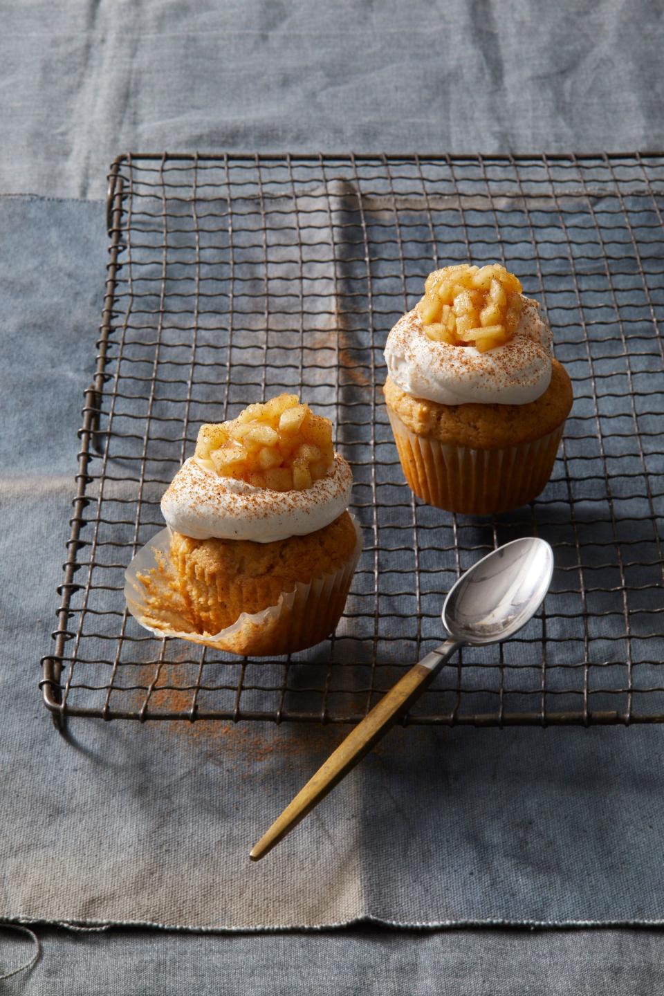 These Pumpkin Spice Cupcakes Are Perfect Post Turkey Dinner