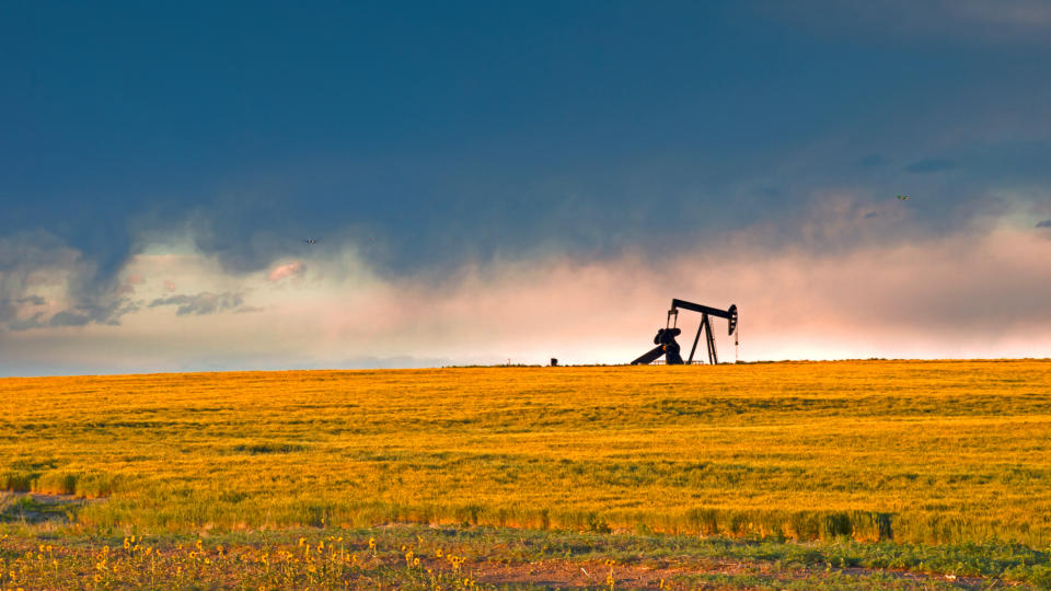 A oil pump in a field.