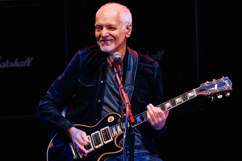 <p>Austin Lord</p> Peter Frampton performing