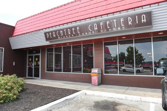 PeachTree Cafe&#39;Teria, en 2128 E. 12th St.