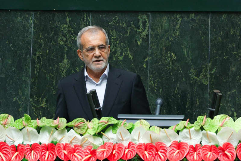 Iranian President-elect Masoud Pezeshkian speaks after being sworn in as the country's new president at the Iranian parliament in Tehran. -/Iranian Presidency via ZUMA Press Wire/dpa