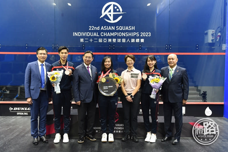 The Hong Kong team won 1 gold and 2 bronze medals this year. Leung Tsz-hin (2nd from left) won the bronze medal for the first time, and Ho Tsz-lok (2nd from the right) won the bronze medal for two consecutive times