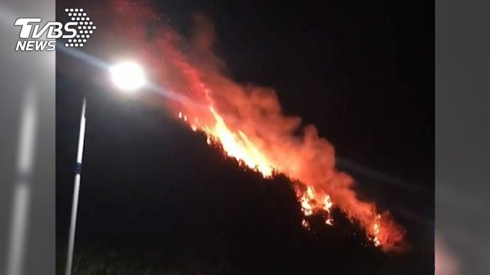 基隆外木山發生火燒山意外。（圖／TVBS）