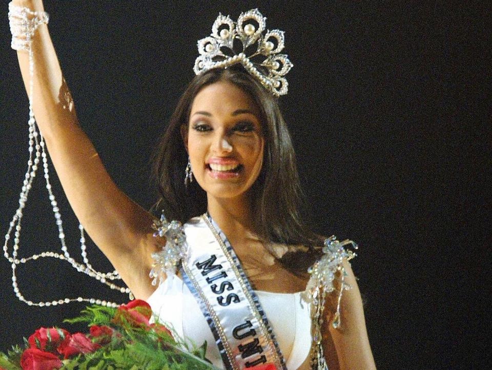 Miss Dominican Republic Amelia Vega smiles after she was crowend Miss Universe 2003, 03 June 2003 in Panama City, Panama.