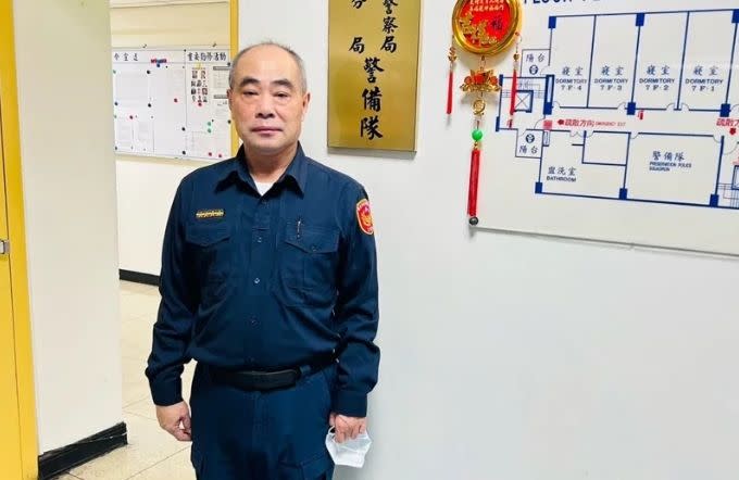 警備隊小隊長林建鐘已屆退休年齡，仍努力辦案。（民眾提供）