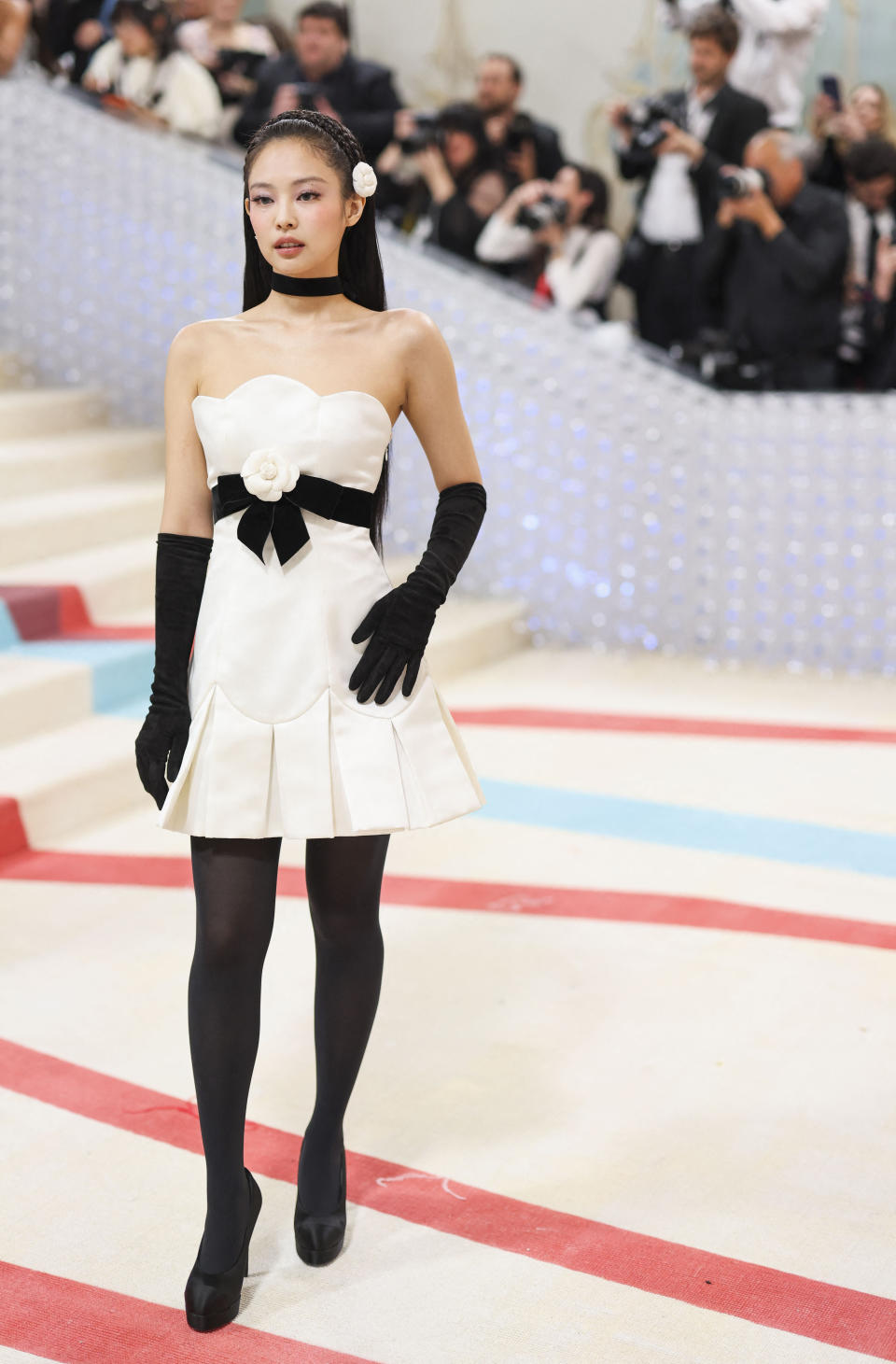 Jennie出席2023時尚奧斯卡Met Gala。（圖／路透）