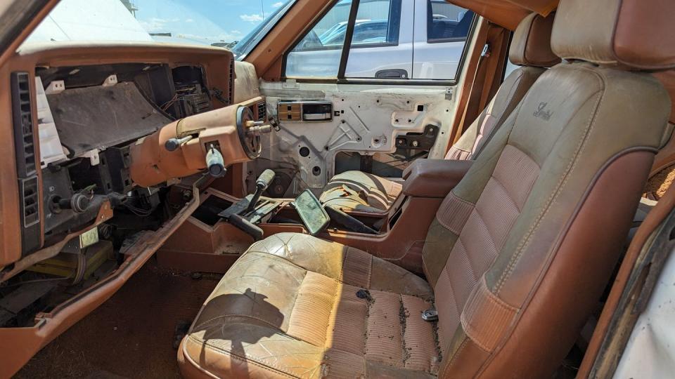 1984 jeep wagoneer in colorado junkyard