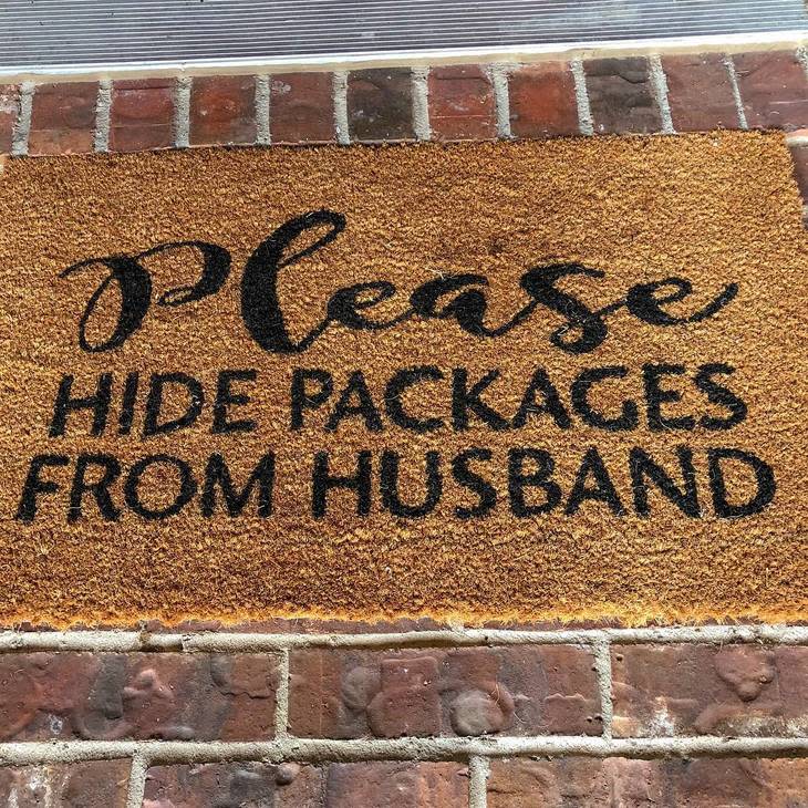 Vanessa left this doormat outside her house as a message to the delivery drivers. Source: Facebook/Vanessa O’Shea