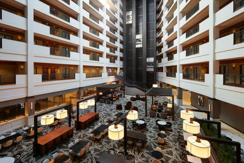 The largest full-service hotel in downtown Huntsville, Alabama, is debuting a new look. Operated by Atrium Hospitality, the Embassy Suites by Hilton Huntsville has completed a two-phased, multimillion-dollar renovation. The redesign of the Embassy Suites Huntsville reflects the city’s location and history in innovation and technology. The 295-key hotel in “Rocket City” is connected by a sky bridge to the Von Braun Center and sits adjacent to Big Spring International Park. (Photo: Business Wire)