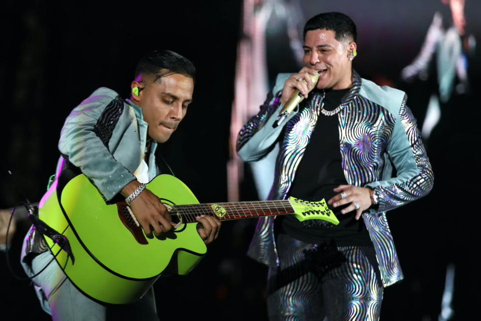 <p>La agrupación ofreció un concierto gratuito en el Zócalo de la Ciudad de México, logrando batir un récord de asistencia con más de 280 mil personas.</p>