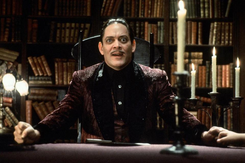 THE ADDAMS FAMILY, Raul Julia, 1991, (c) Paramount/courtesy Everett Collection