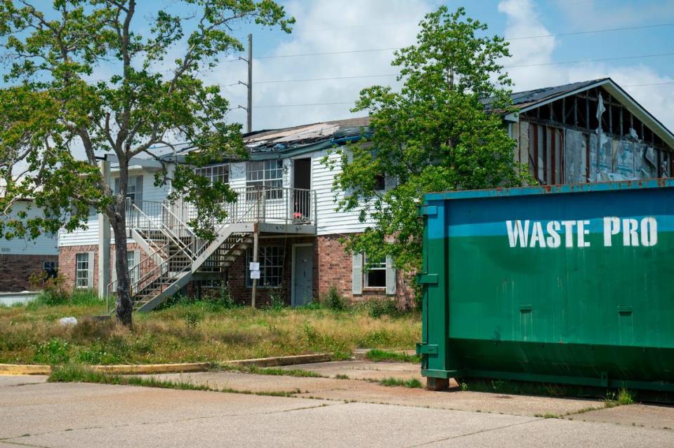 A damaged building with a missing roof at the Gulf Grove Apartments in Waveland on Friday, April 19, 2024. The city of Waveland condemned the apartments over the condition of the buildings and residents will have 30 days to move out. Hannah Ruhoff/Sun Herald